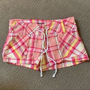 Juniors lightweight plaid short shorts